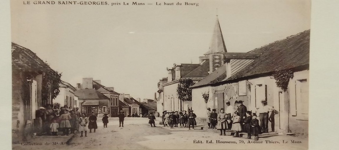 rue-de-sabl-avec-population_carroussel